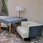 All-in-one Mit Eigener Sonnenterrasse Im Garten Appartement Düsseldorf