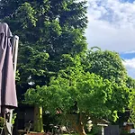 All-in-one Mit Eigener Sonnenterrasse Im Garten Düsseldorf