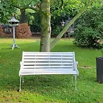 All-in-one Mit Eigener Sonnenterrasse Im Garten Apartment